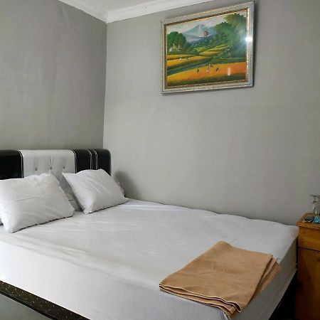Express O 91277 Atiq Homestay Syariah Serang Exterior foto