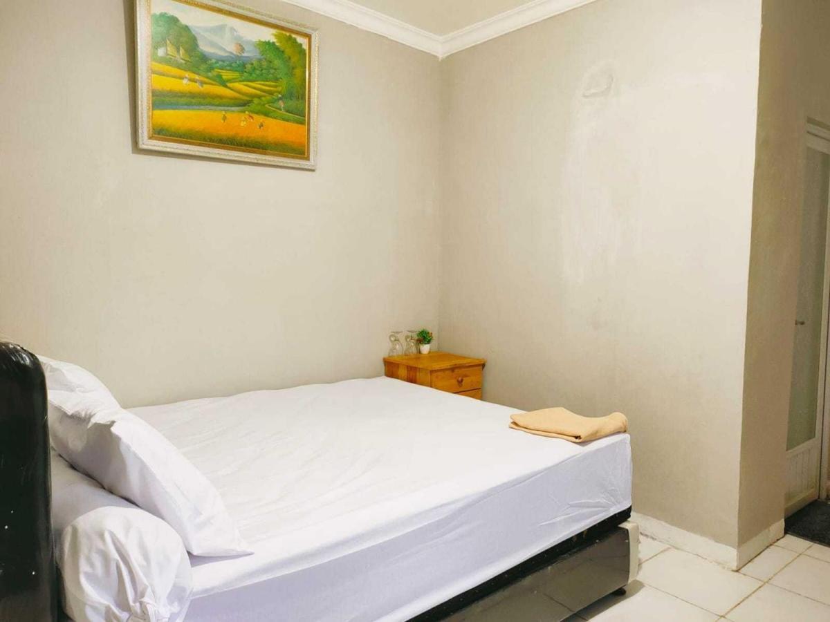 Express O 91277 Atiq Homestay Syariah Serang Exterior foto