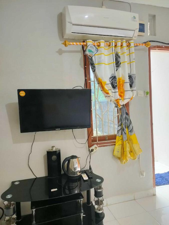 Express O 91277 Atiq Homestay Syariah Serang Exterior foto